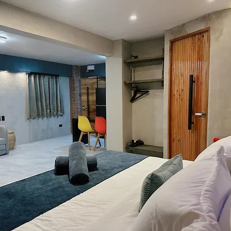 Blue Tulip - Rooms With Jacuzzi